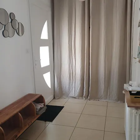 Maison Des Copains - Commerces A Pieds - Jardin Clos